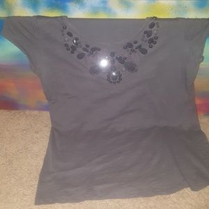 ➡️ Dressed-up T-shirt